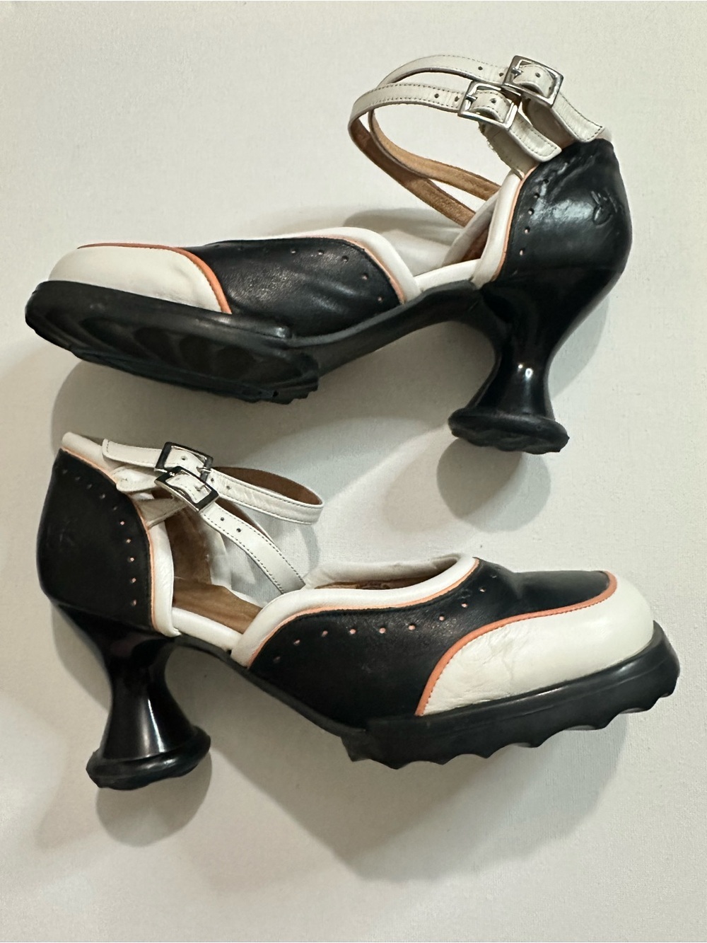 John Fluevog Mini Qtee Double Ankle-Strap Pumps Black, White Peach Trim Heels 10 - Picture 6 of 14